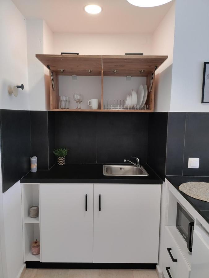 Valentinos Apartments Roda  Eksteriør billede