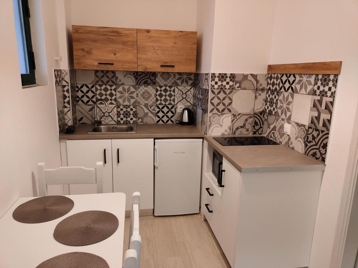 Valentinos Apartments Roda  Eksteriør billede