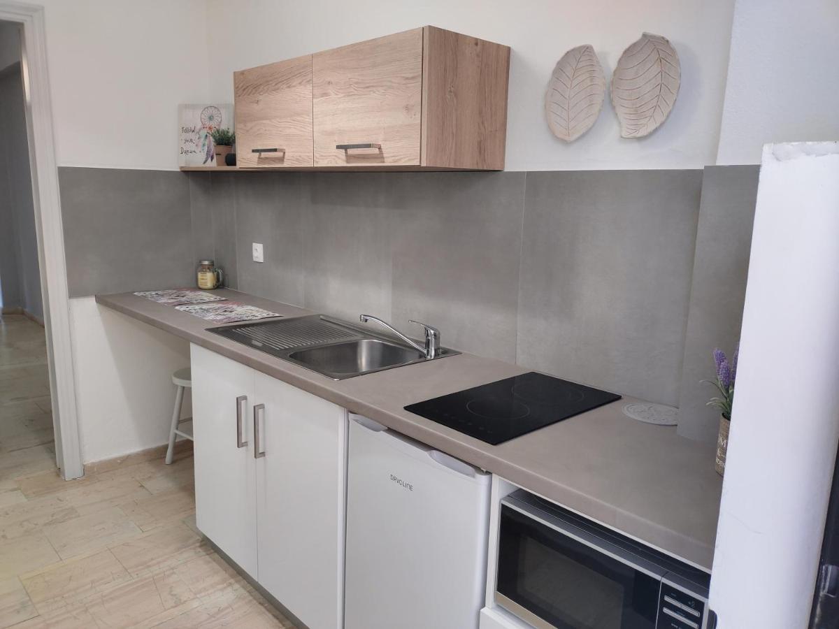 Valentinos Apartments Roda  Eksteriør billede